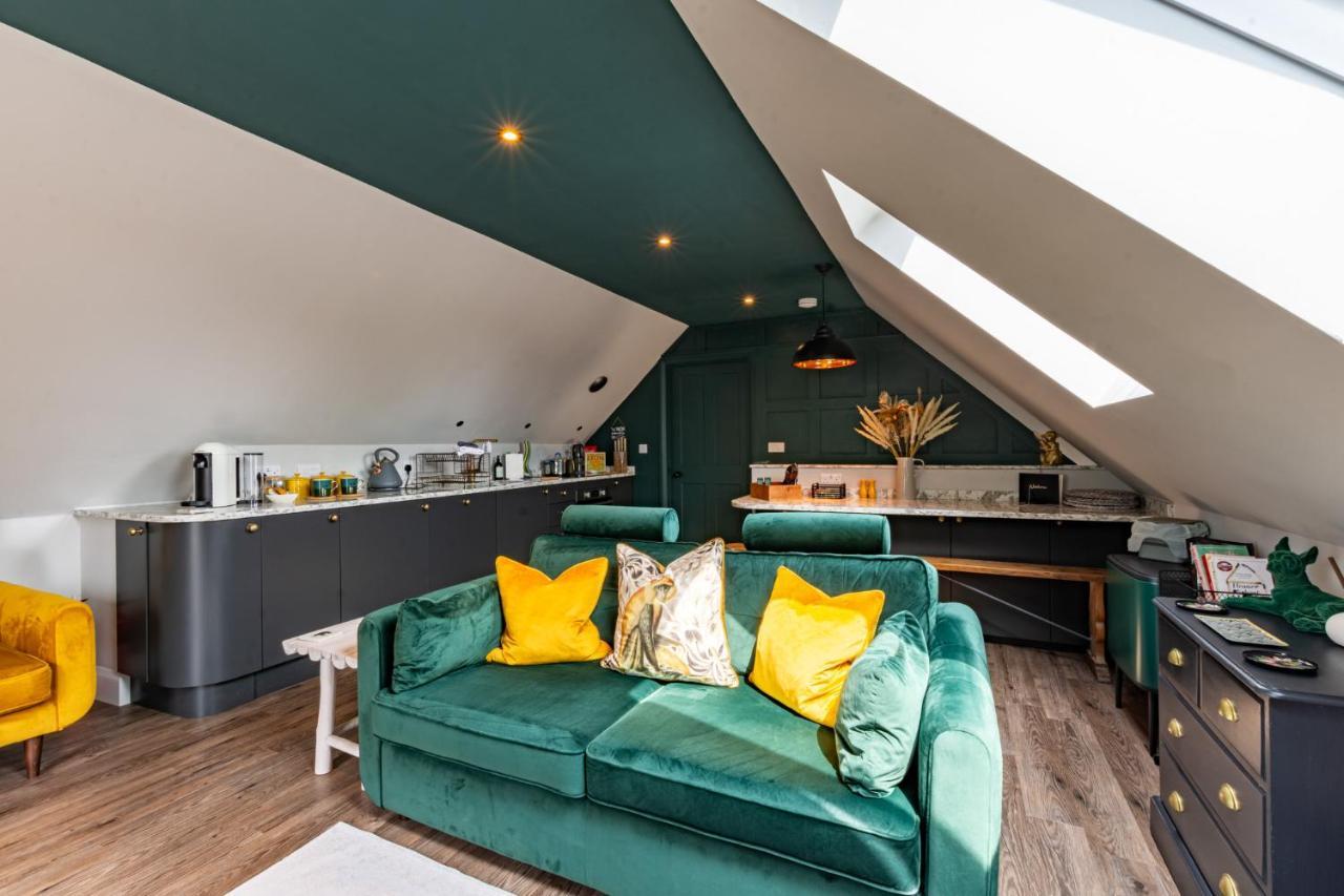 Stylish One Bedroom Cotswold Coach House Tetbury Exterior foto